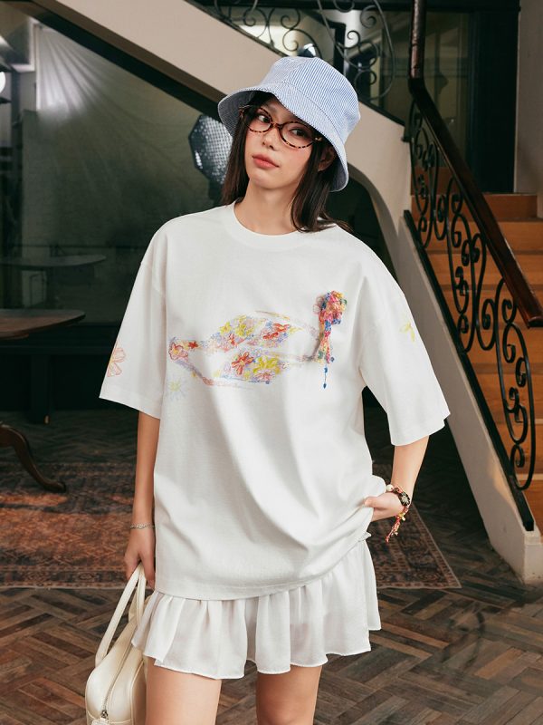 Colorful Floral Graffiti Crayon-Painted Short Sleeve T-Shirt for Kids with Bow Detail - Quirky and Fun Design
