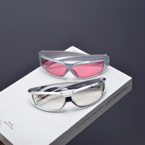 Cyberpunk Futuristic Tech-Style Sunglasses for Men and Women, Retro Millennial Streetwear Cycling Eyewear