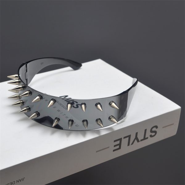 Cyberpunk Rectangular One-Piece Sunglasses for Men and Women, Trendy Metal Rivets, Windproof Exaggerated Cycling Shades