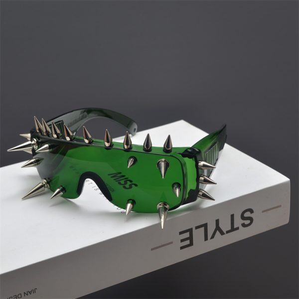 Cyberpunk Rectangular One-Piece Sunglasses for Men and Women, Trendy Metal Rivets, Windproof Exaggerated Cycling Shades
