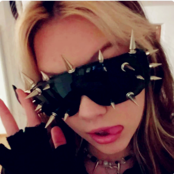 Cyberpunk Rectangular One-Piece Sunglasses for Men and Women, Trendy Metal Rivets, Windproof Exaggerated Cycling Shades