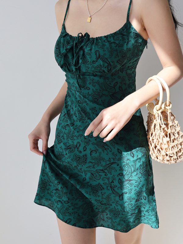Dark Green Floral V-Neck Slimming Slip Dress for Women - Retro Vacation Style, Waist-Defining, Sensual 90s-Inspired Fashion