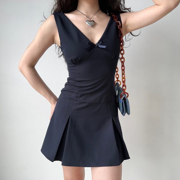 Deep V-Neck Waist-Cinching A-Line Tank Dress - Pleated Short Skirt in European American College Style for Summer