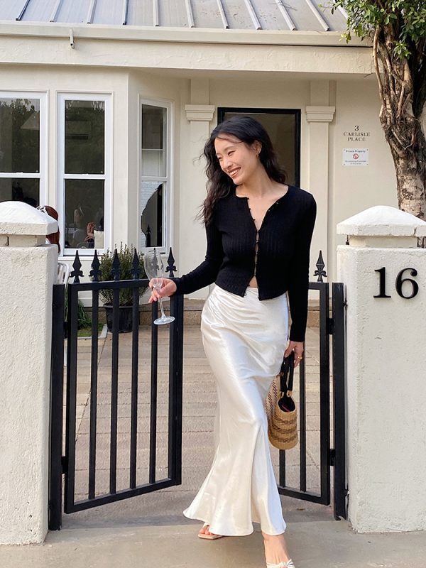 Elegant Glossy Satin Half-Length Mermaid Skirt - French Style Commuting High-End White Midi Skirt for Chic Outfits
