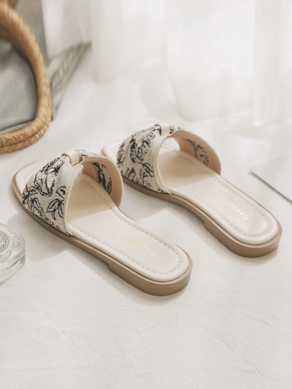 Exquisite Sheepskin Flat Sandals for Women, French Style, Summer 2024 Outdoor Fashion