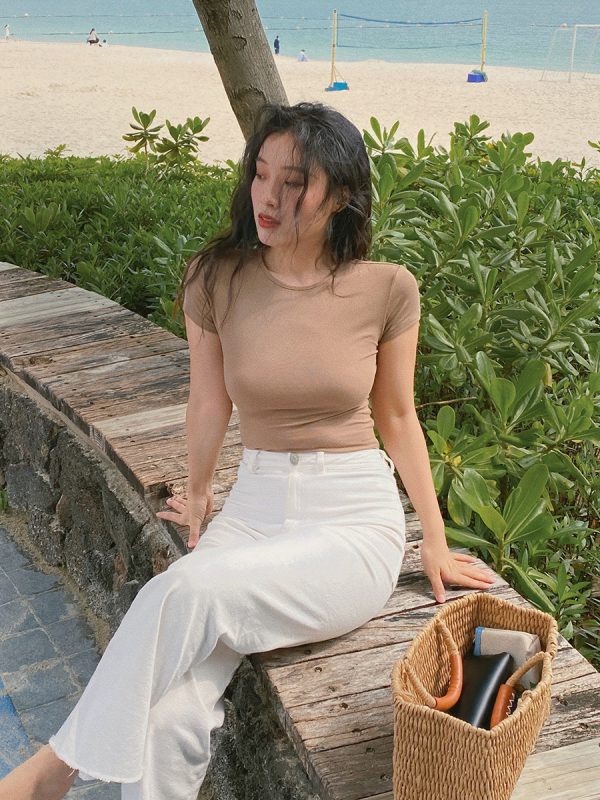 Fitted White Short Sleeve T-Shirt for Women, Slim Fit, Stretchy Cotton, Chest Cutout, American Spicy Girl Style, Casual Chic Top