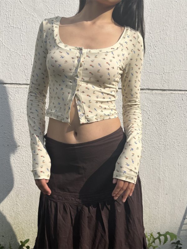 Flattering Slim Fit French Style T-Shirt for Women - Versatile Sweet and Spicy Design, Perfect for Y2K and Casual Looks