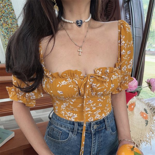 Floral Puff Sleeve Blouse - Square Neck, Waist-Revealing, Short Sleeve - Spring/Summer 2025 Vacation Style