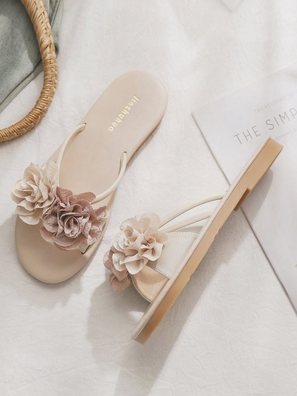 Floral Sheepskin Skirt and Sandal Set for Women - 2025 Summer Outdoor Fashion, Versatile French Style Ensemble