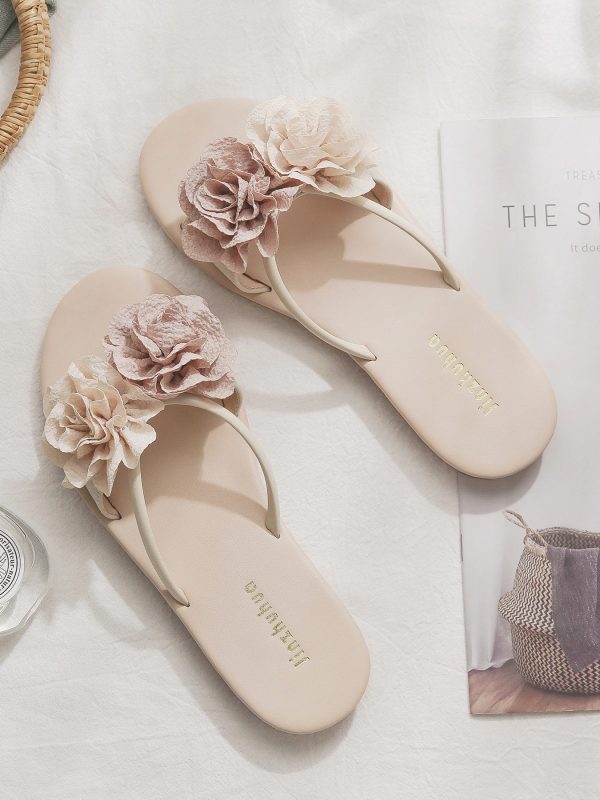 Floral Sheepskin Skirt and Sandal Set for Women - 2025 Summer Outdoor Fashion, Versatile French Style Ensemble