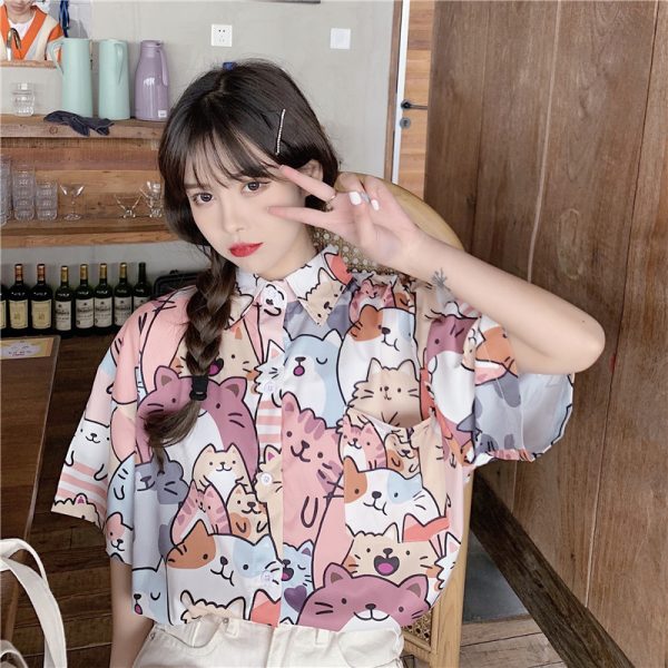 Floral Short Sleeve Shirt for Women - Hawaiian Beach Top, Retro Hong Kong Style, Loose Fit, Summer Fashion Essential