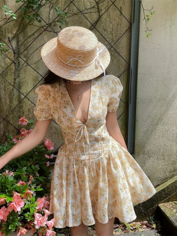 Floral Vintage V-neck Puff Sleeve Waist-Cinched Princess Dress for Women - Spring Summer Vacation Style