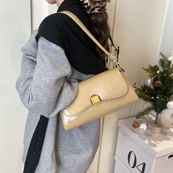 French Retro Oil Wax Leather Underarm Bag for Women - Spring/Summer 2025 Small Shoulder Crossbody Bag, Niche Fashion Accessory