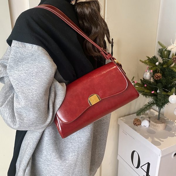French Retro Oil Wax Leather Underarm Bag for Women - Spring/Summer 2025 Small Shoulder Crossbody Bag, Niche Fashion Accessory
