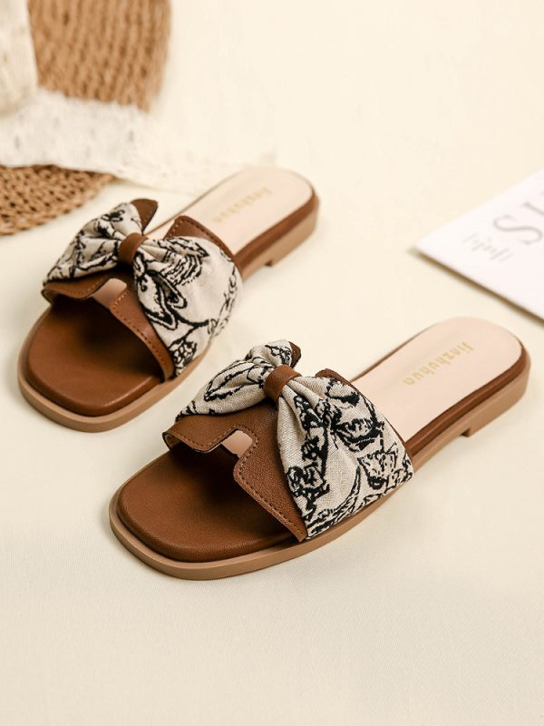 French Retro Sheepskin Flat Sandals for Women - Summer 2025 Beach Style, Perfect for Skirts and Outdoor Wear