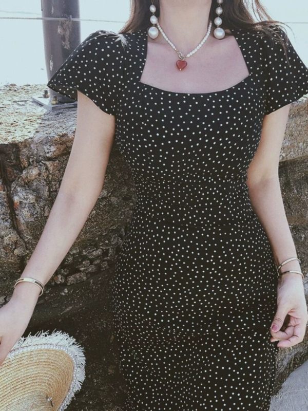 French Romantic Polka Dot Long Dress - Vintage Square Neck Flutter Sleeve Bodycon for Spring/Summer Vacation Style