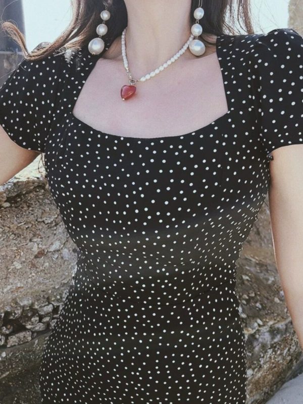 French Romantic Polka Dot Long Dress - Vintage Square Neck Flutter Sleeve Bodycon for Spring/Summer Vacation Style