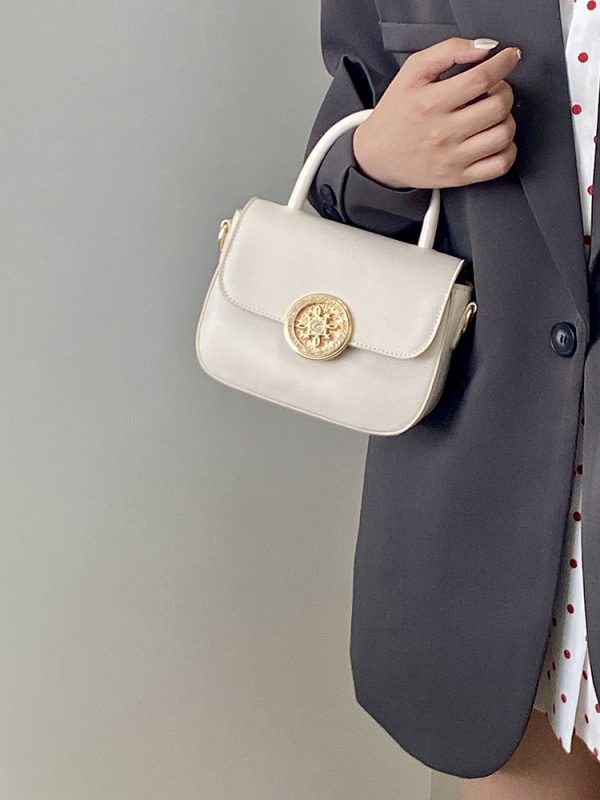 French-Style Women's Saddle Bag - Small Versatile Crossbody Handbag for 2025, Chic Niche Design