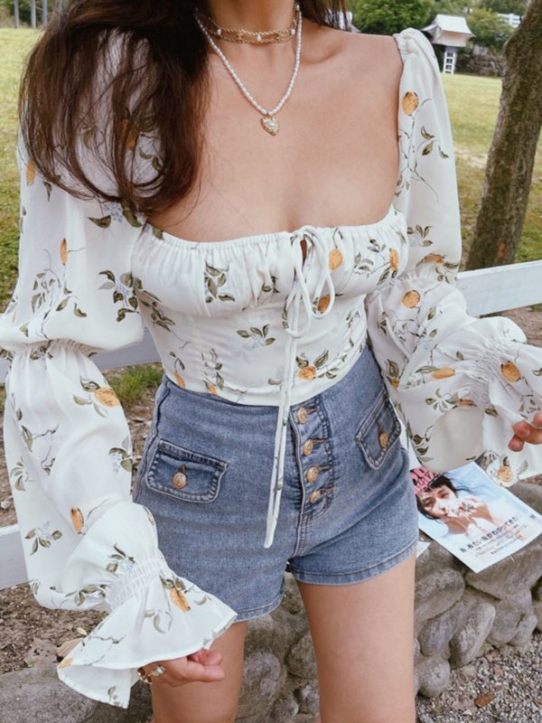 French Vintage Floral Shirt with Square Neck and Lantern Sleeves, Waist-Cinching Short Design for Spring/Summer 2025 Fashion