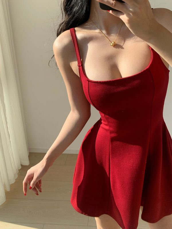 French Vintage Square Neck Black Waist-Defining Elastic Slimming Slip Dress for Women - Short Skirt Vacation Style