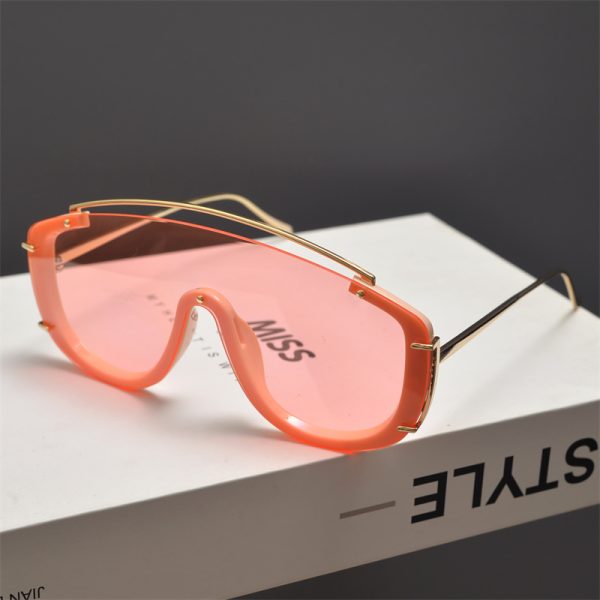 Futuristic Cyberpunk Oversized Pilot Sunglasses with Cut Edges and Single Beam - Stylish Statement Eyewear