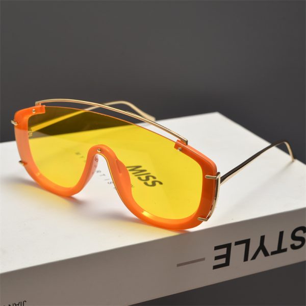 Futuristic Cyberpunk Oversized Pilot Sunglasses with Cut Edges and Single Beam - Stylish Statement Eyewear