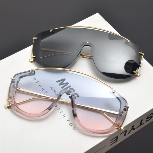 Futuristic Cyberpunk Oversized Pilot Sunglasses with Cut Edges and Single Beam - Stylish Statement Eyewear