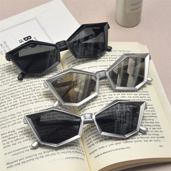 Futuristic Cyberpunk Polygon Diamond Sunglasses for Slim Faces - Unisex Hip-Hop Party Eyewear
