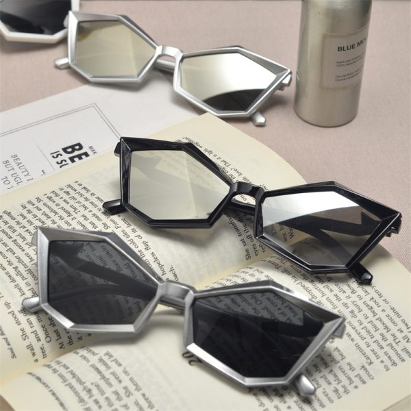 Futuristic Cyberpunk Polygon Diamond Sunglasses for Slim Faces - Unisex Hip-Hop Party Eyewear