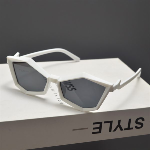 Futuristic Cyberpunk Polygon Diamond Sunglasses for Slim Faces - Unisex Hip-Hop Party Eyewear