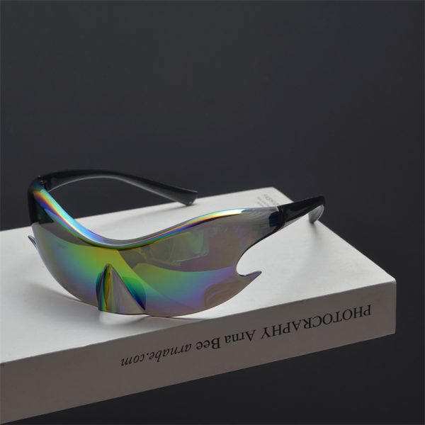 Futuristic Cyberpunk Unisex Retro Street Photography Sunglasses - Quirky Exaggerated Style for Bold Fashion Statements