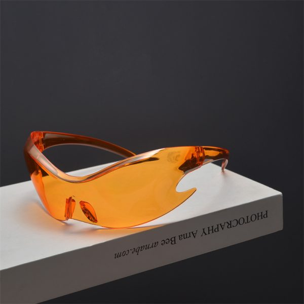 Futuristic Cyberpunk Unisex Retro Street Photography Sunglasses - Quirky Exaggerated Style for Bold Fashion Statements