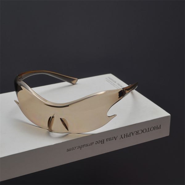 Futuristic Cyberpunk Unisex Retro Street Photography Sunglasses - Quirky Exaggerated Style for Bold Fashion Statements
