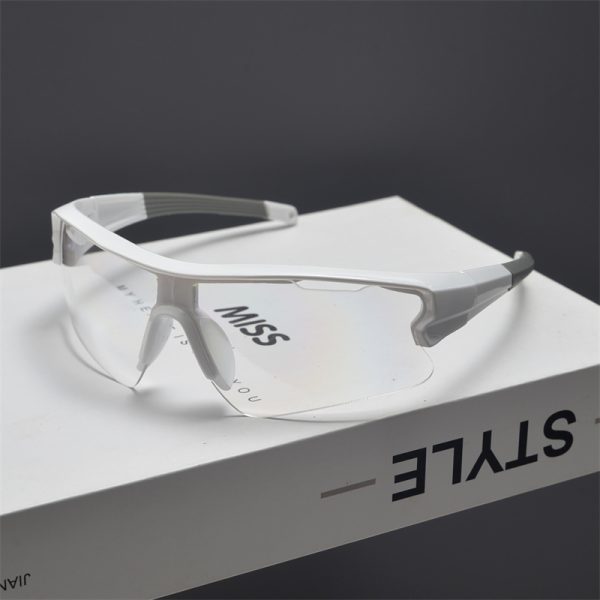 Futuristic Oversized Cycling Sunglasses for Men and Women, Windproof Colorful Trendy Outdoor Climbing and Skiing Gear