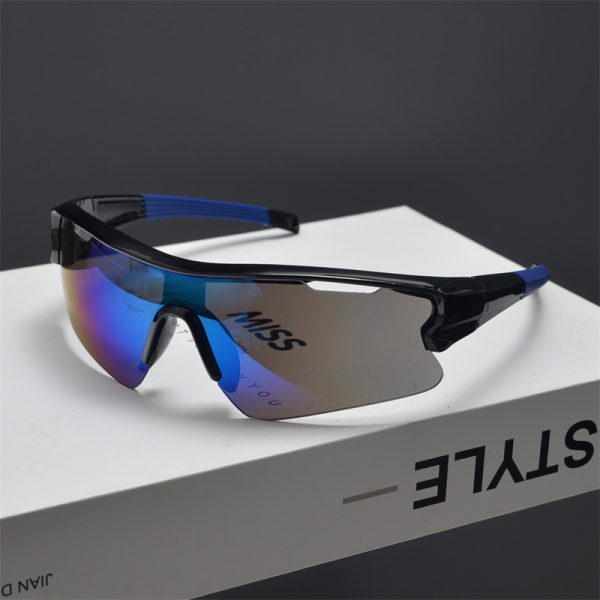 Futuristic Oversized Cycling Sunglasses for Men and Women, Windproof Colorful Trendy Outdoor Climbing and Skiing Gear