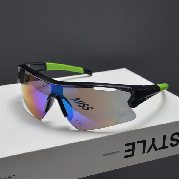 Futuristic Oversized Cycling Sunglasses for Men and Women, Windproof Colorful Trendy Outdoor Climbing and Skiing Gear