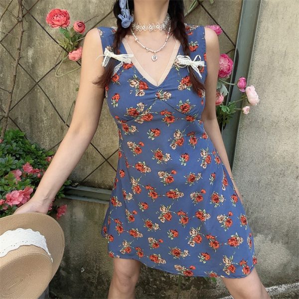 Handmade French Vintage Floral V-Neck Waist-Defining Vacation Vest Dress for Women - Slim Fit, Chic Summer Style