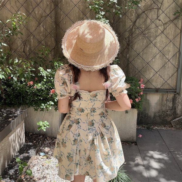Handmade Spring Summer French Square Neck Lace Trim Puff Sleeve Court Waist Dress for Vacation - Chic Floral Style