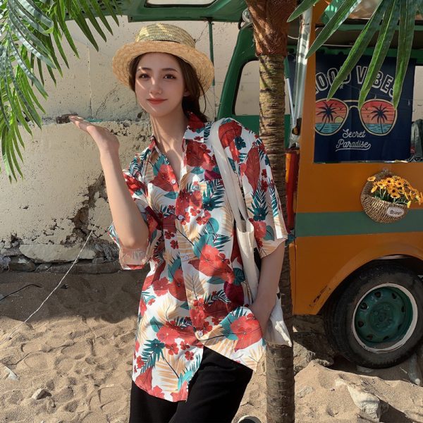 Hawaiian Floral Short Sleeve Shirt for Women - Loose Fit Beach Top in Hong Kong Style for Seaside Vacation