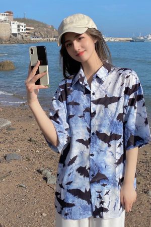 Hawaiian Floral Short Sleeve Shirt for Women - Loose Fit Beach Top in Hong Kong Style for Seaside Vacation