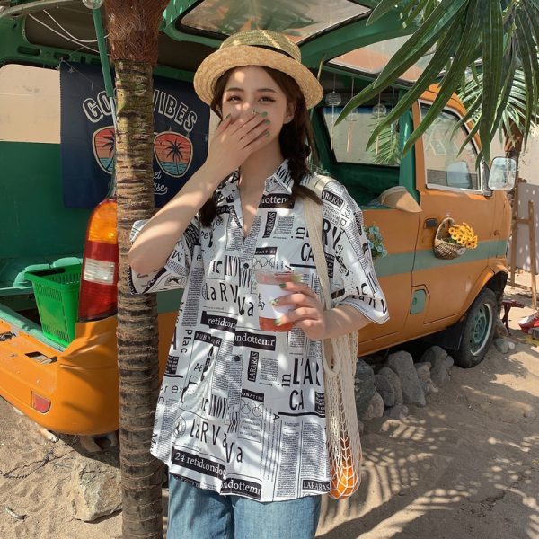 Hawaiian Floral Short Sleeve Shirt for Women - Loose Fit Beach Top in Hong Kong Style for Seaside Vacation