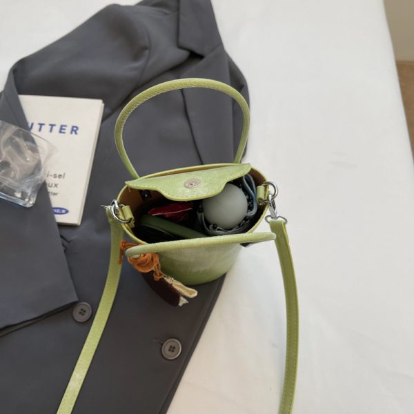 High-End Green Bucket Bag for Women, Summer 2025 Handheld Crossbody Phone Bag, Trendy Niche Fashion Accessory