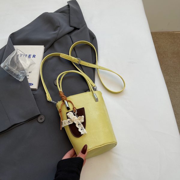 High-End Green Bucket Bag for Women, Summer 2025 Handheld Crossbody Phone Bag, Trendy Niche Fashion Accessory