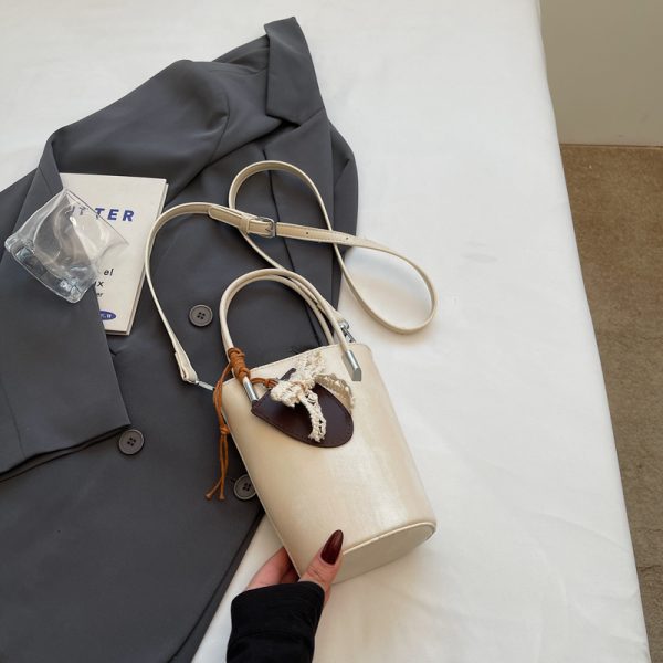 High-End Green Bucket Bag for Women, Summer 2025 Handheld Crossbody Phone Bag, Trendy Niche Fashion Accessory