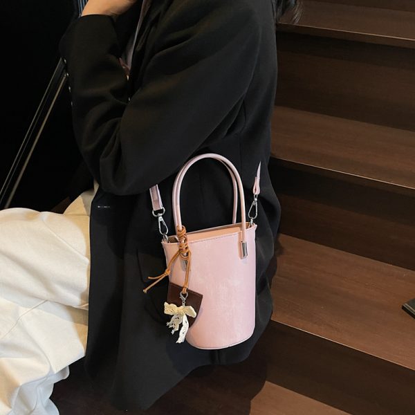 High-End Green Bucket Bag for Women, Summer 2025 Handheld Crossbody Phone Bag, Trendy Niche Fashion Accessory