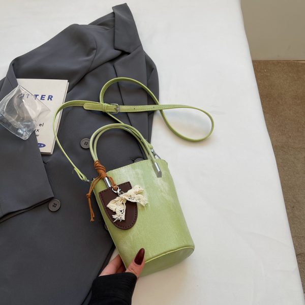 High-End Green Bucket Bag for Women, Summer 2025 Handheld Crossbody Phone Bag, Trendy Niche Fashion Accessory