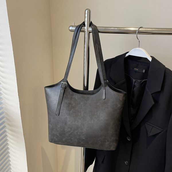 High-End Retro Women's Shoulder Bag, Versatile Large Capacity Tote for Summer 2025 Fashion