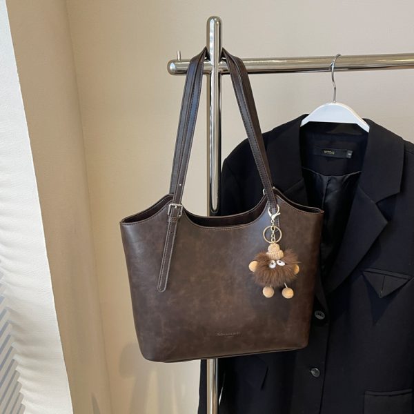 High-End Retro Women's Shoulder Bag, Versatile Large Capacity Tote for Summer 2025 Fashion