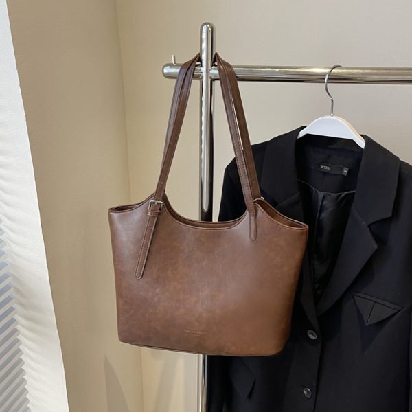 High-End Retro Women's Shoulder Bag, Versatile Large Capacity Tote for Summer 2025 Fashion