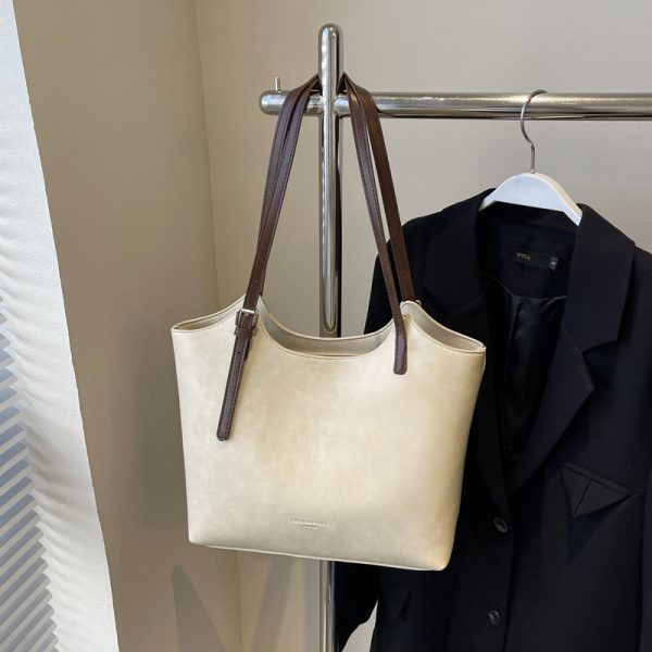 High-End Retro Women's Shoulder Bag, Versatile Large Capacity Tote for Summer 2025 Fashion